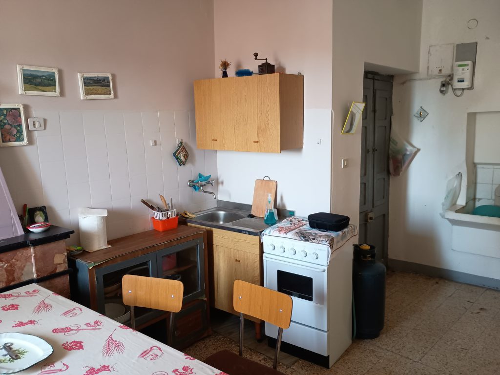 Casa indipendente nel centro storico (via Giannone, 6)