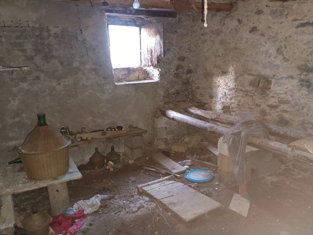 Casa indipendente nella c.da Varrazzo (c.da Varrazzo, 74)