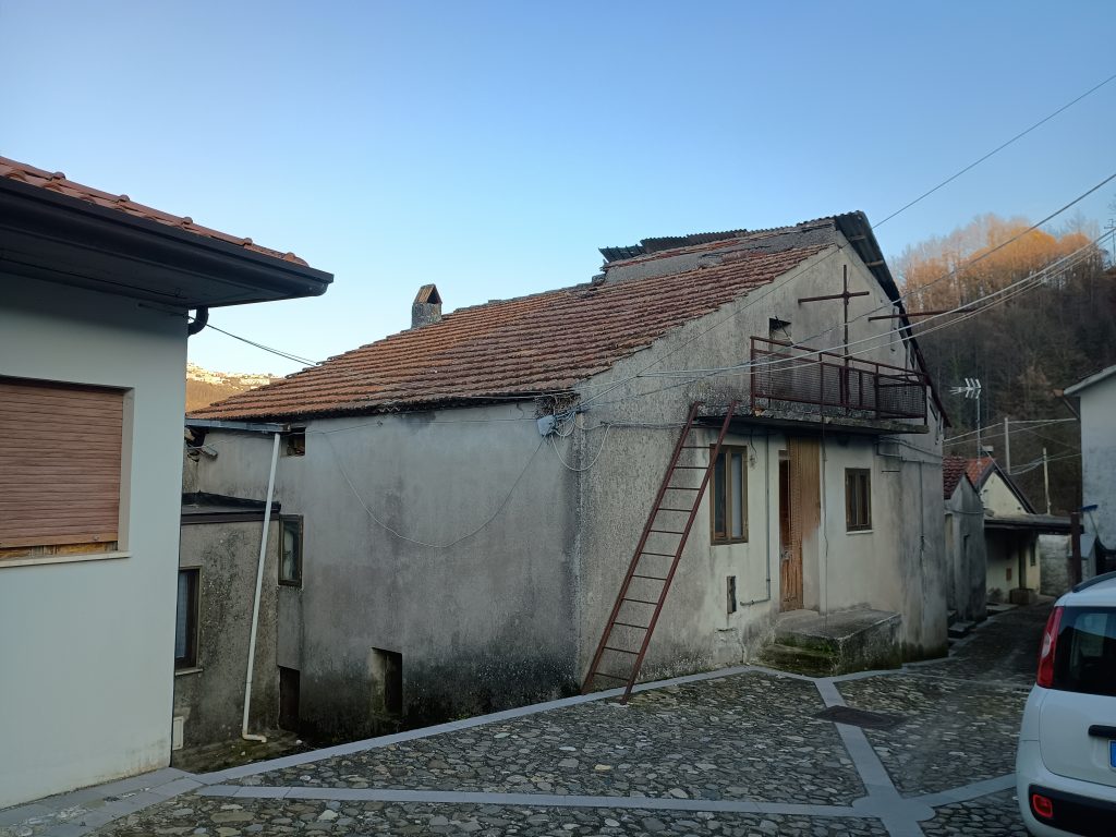 Casa indipendente nella c.da Varrazzo (c.da Varrazzo, 74)