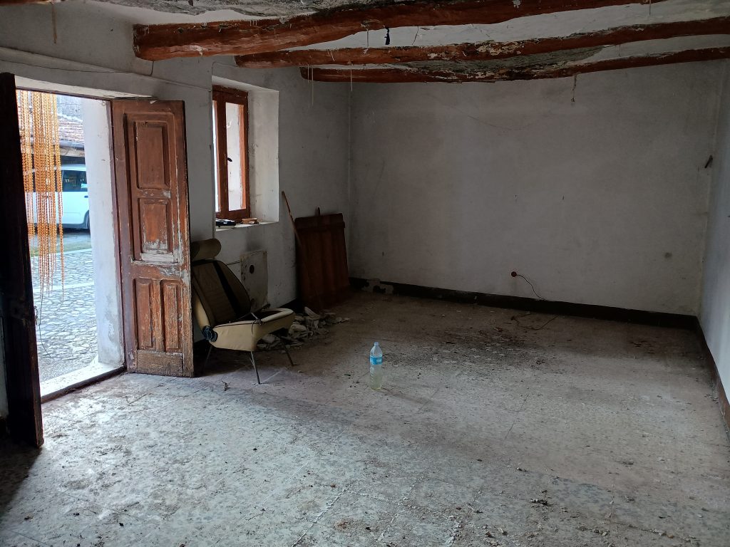 Casa indipendente nella c.da Varrazzo (c.da Varrazzo, 74)