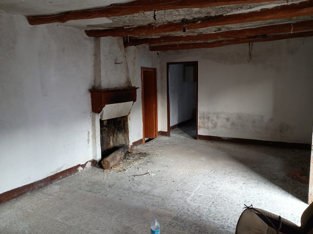 Casa indipendente nella c.da Varrazzo (c.da Varrazzo, 74)