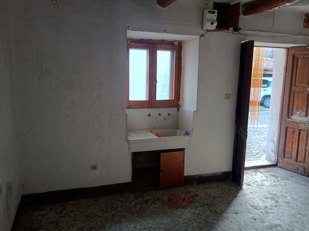 Casa indipendente nella c.da Varrazzo (c.da Varrazzo, 74)