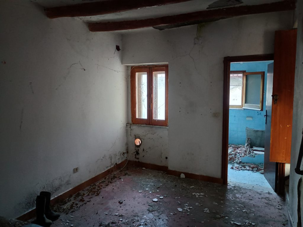 Casa indipendente nella c.da Varrazzo (c.da Varrazzo, 74)