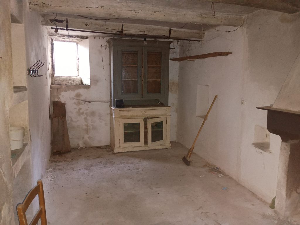 Casa indipendente nella c.da Varrazzo (c.da Varrazzo, 74)