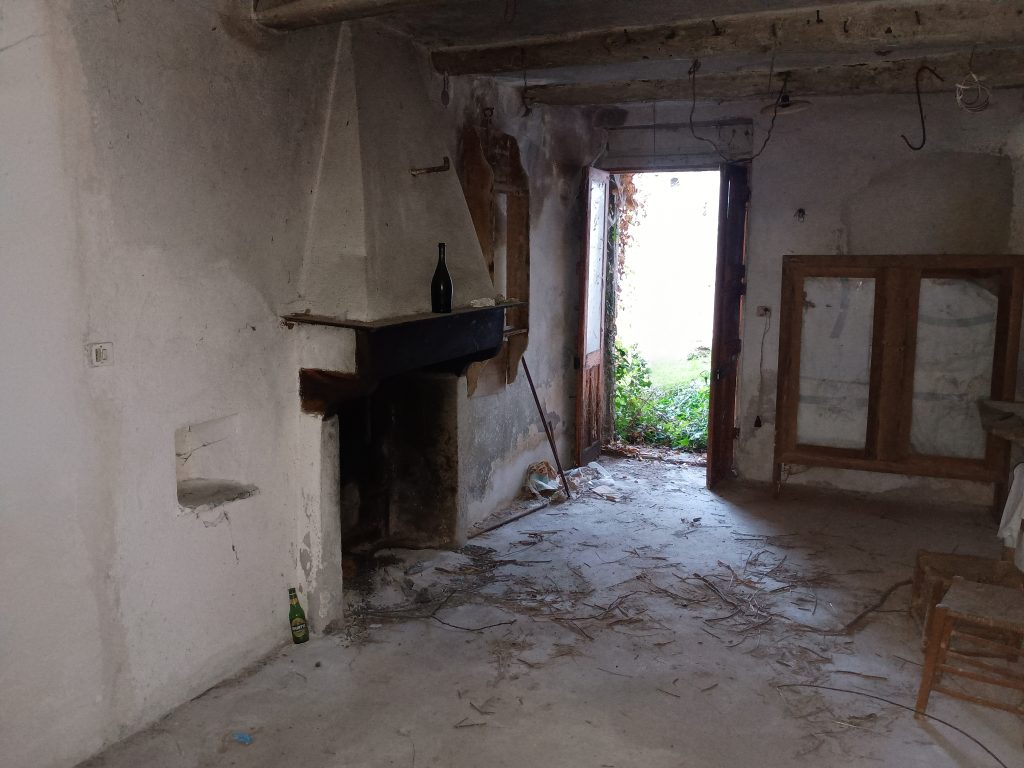 Casa indipendente nella c.da Varrazzo (c.da Varrazzo, 74)