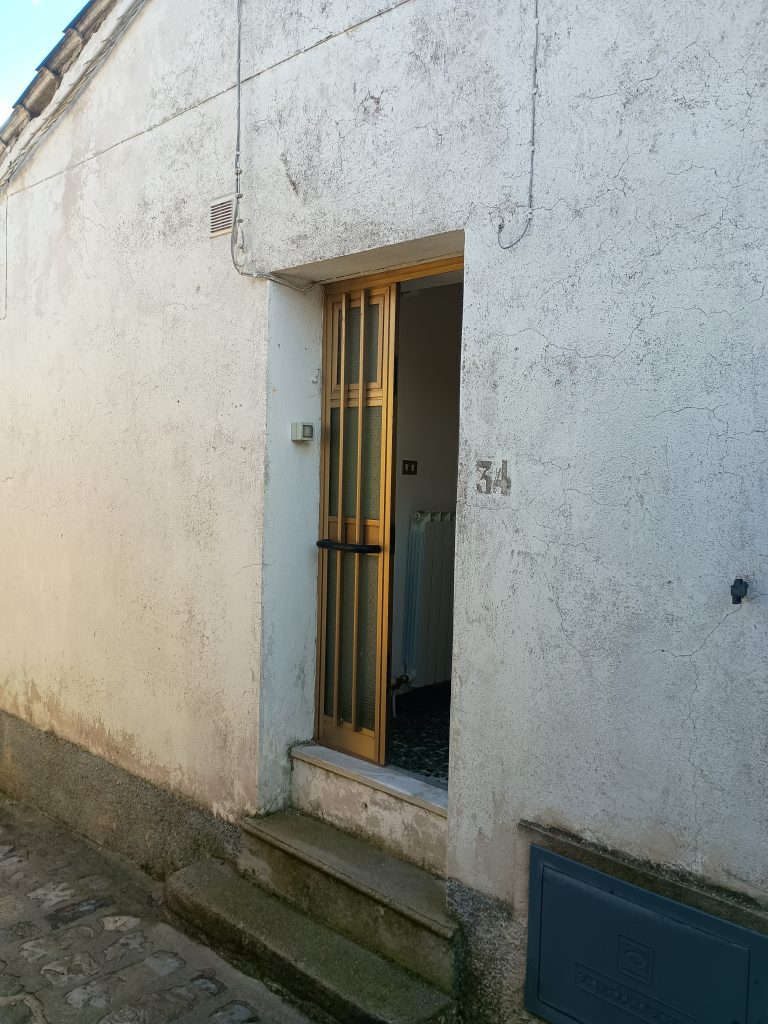 Casa indipendente nel centro storico (via Calvario, 34)