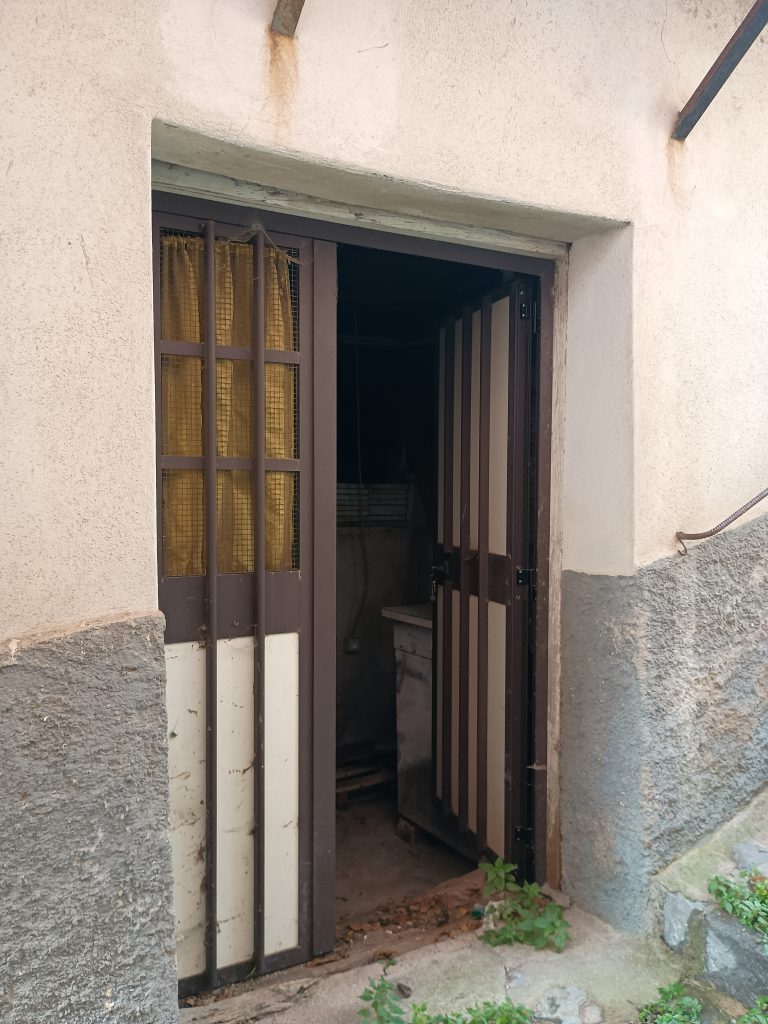 Casa indipendente nel centro storico (via Calvario, 34)