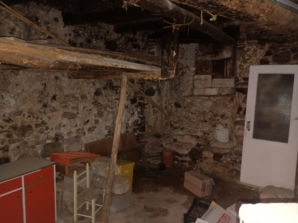 Casa indipendente nel centro storico (via Calvario, 34)