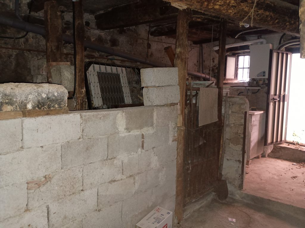 Casa indipendente nel centro storico (via Calvario, 34)
