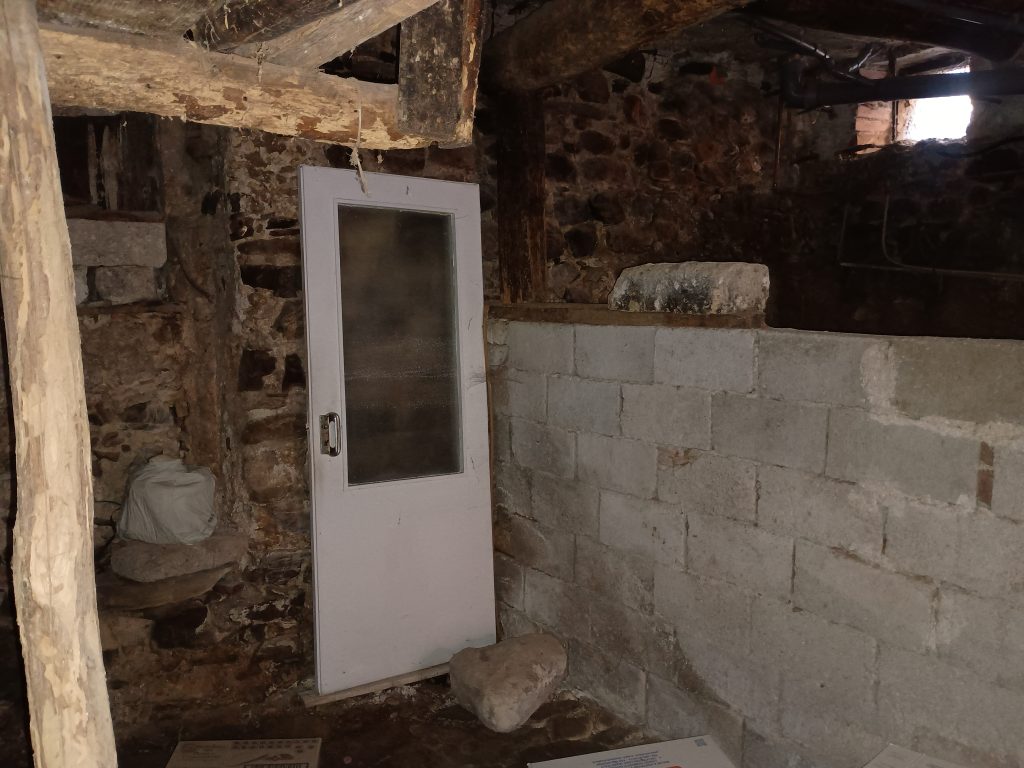 Casa indipendente nel centro storico (via Calvario, 34)