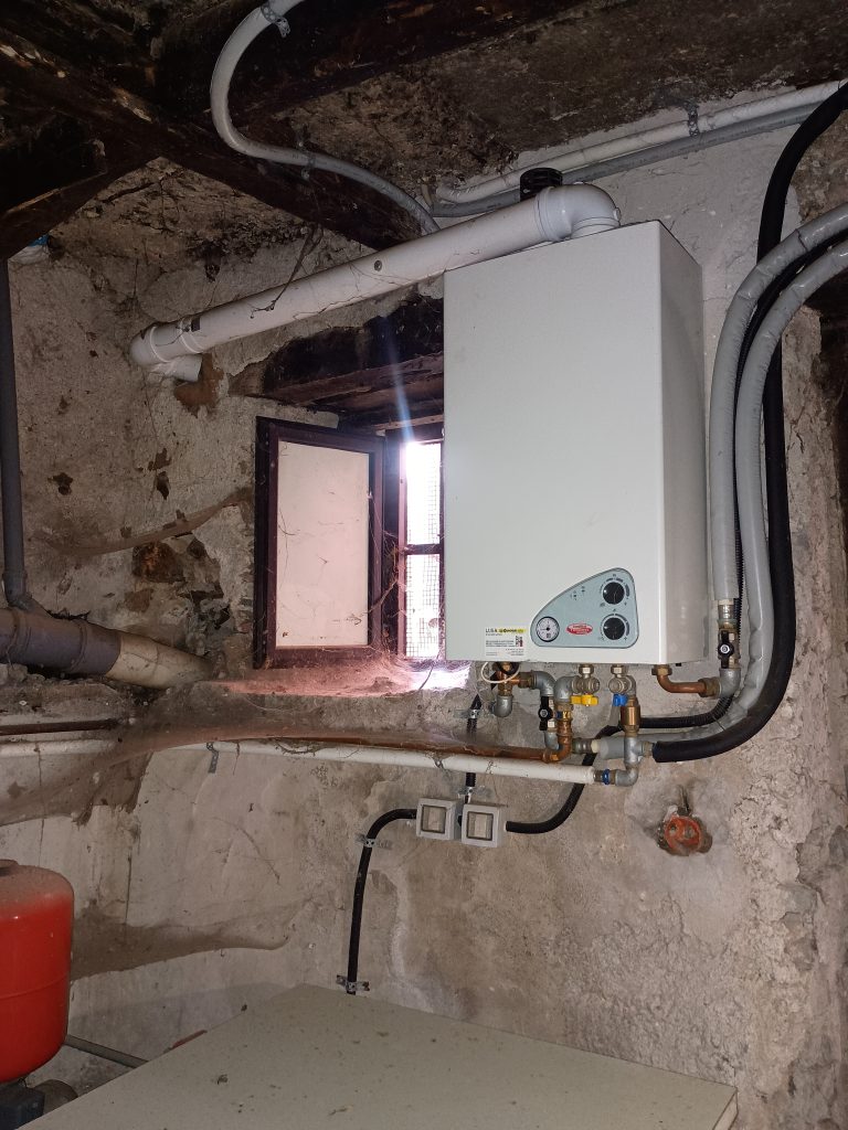 Casa indipendente nel centro storico (via Calvario, 34)