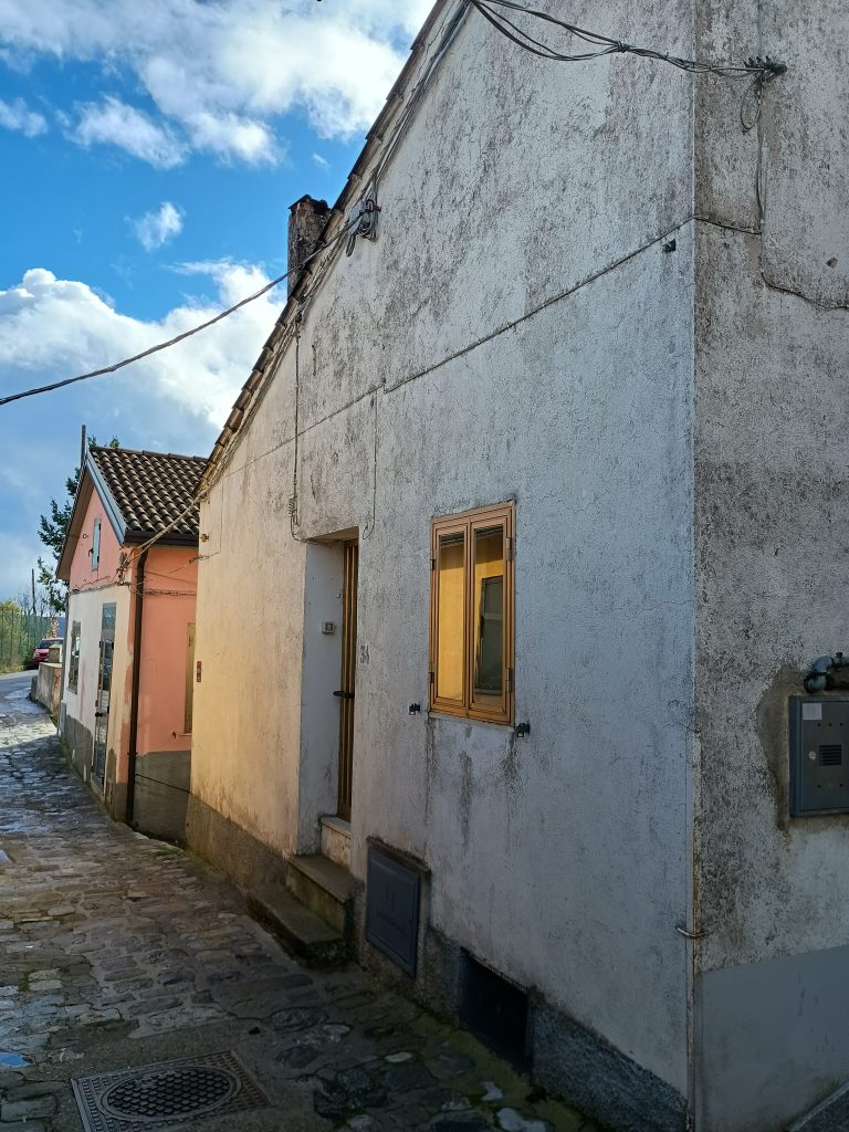 Casa indipendente nel centro storico (via Calvario, 34)