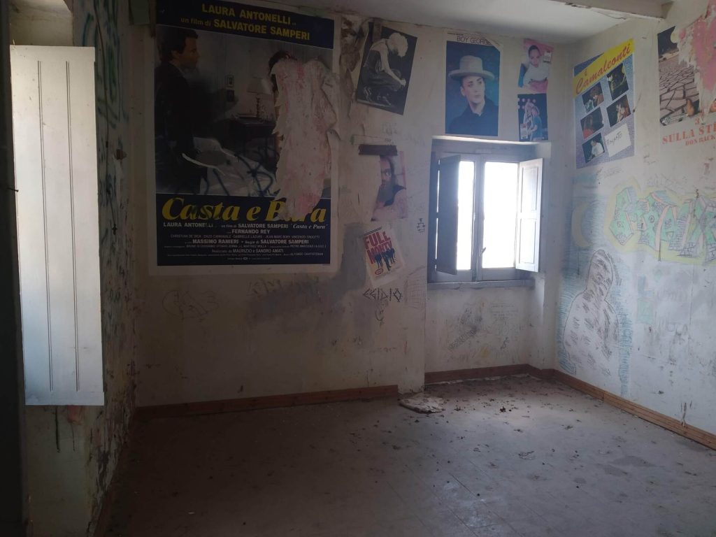 Casa indipendente nel centro storico (via Archimede, 20)