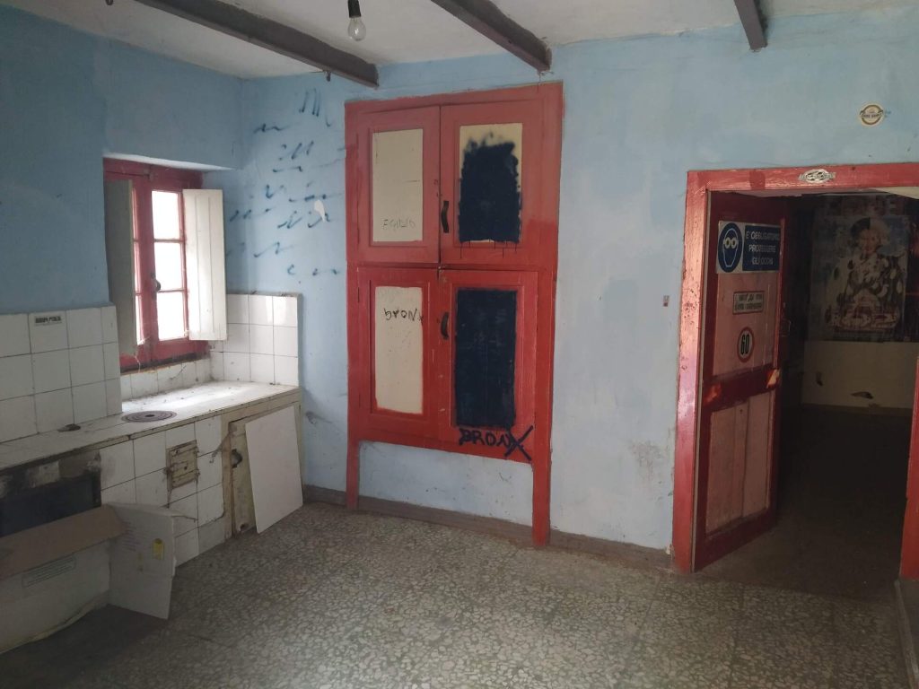 Casa indipendente nel centro storico (via Archimede, 20)