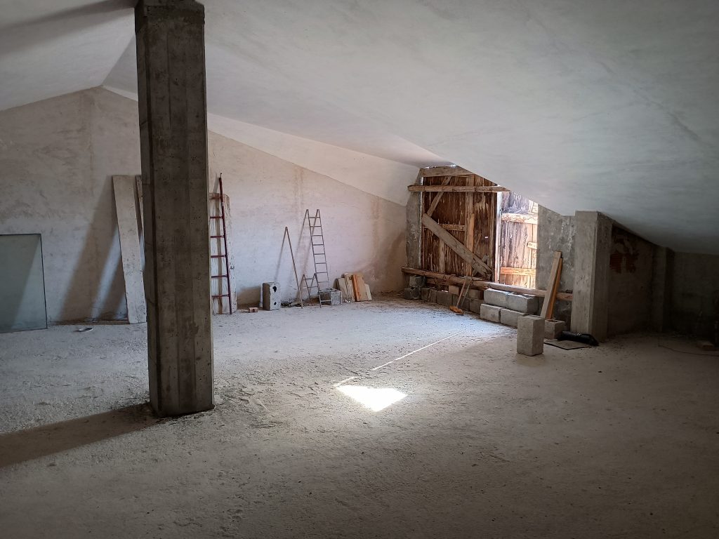 Detached house with garage in the urban centre (via Sant’Antonio, snc)