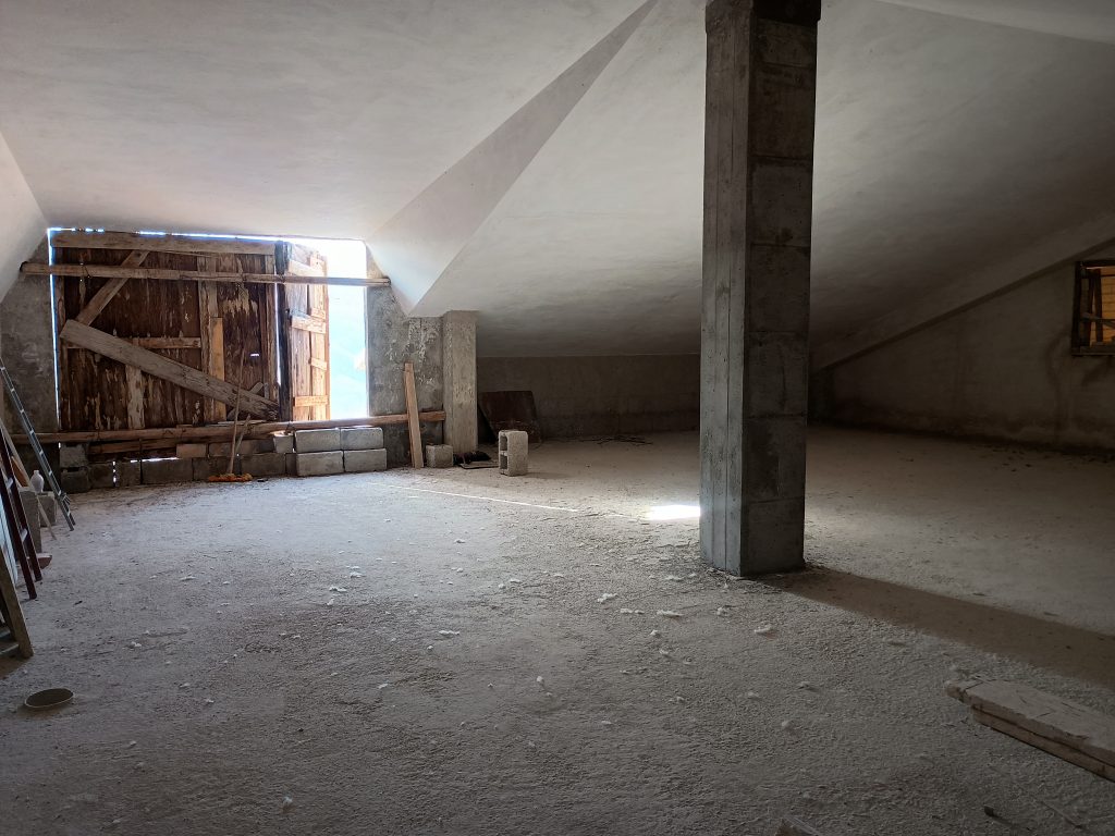 Detached house with garage in the urban centre (via Sant’Antonio, snc)