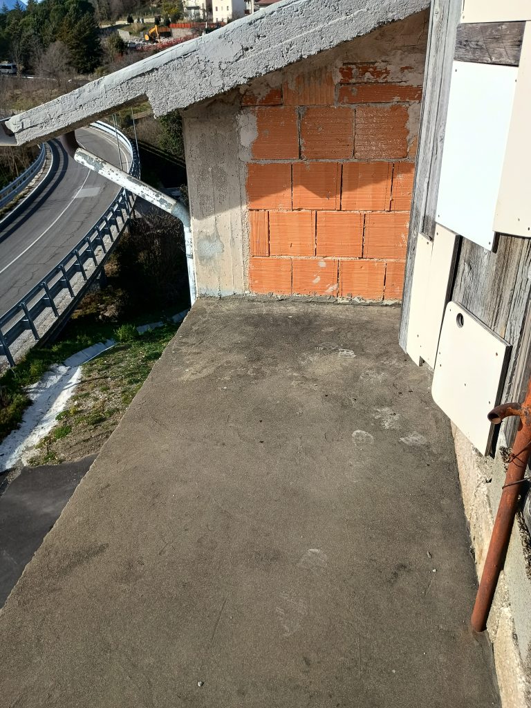 Detached house with garage in the urban centre (via Sant’Antonio, snc)
