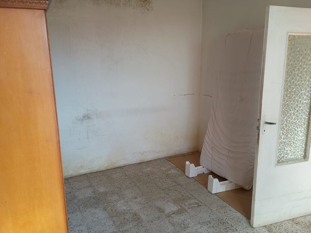 Casa indipendente con terreno (c.da Mastroluca, 64)