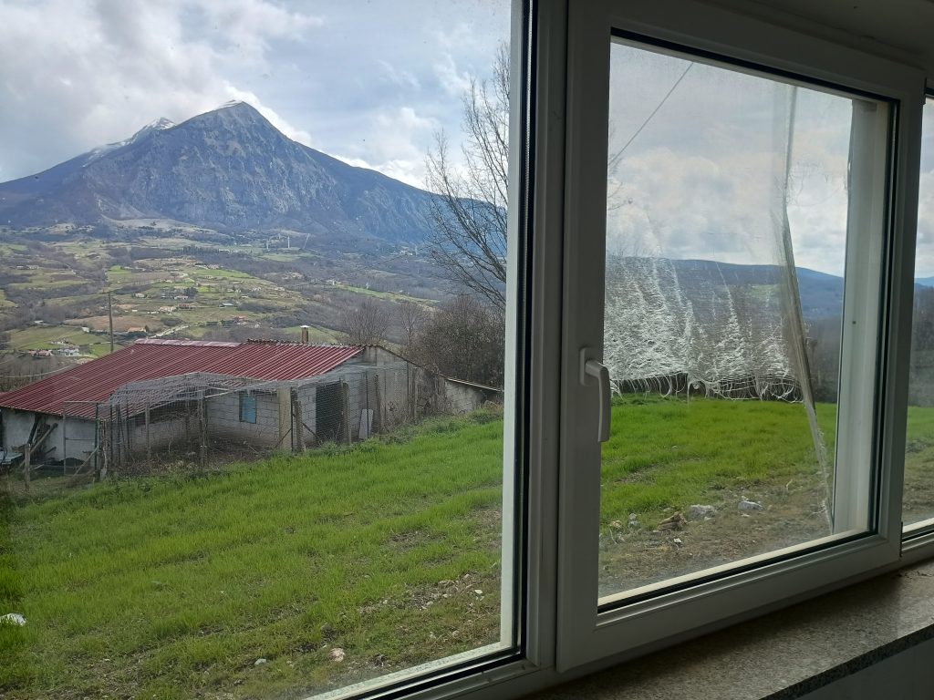 Villa with land and panoramic view (c.da Pietraferrata, 41)