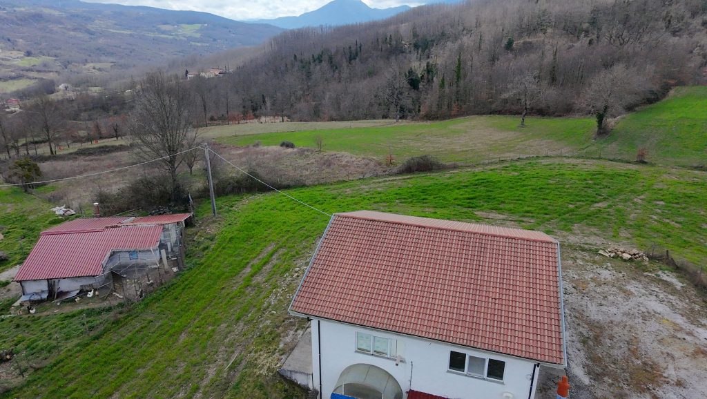 Villa with land and panoramic view (c.da Pietraferrata, 41)