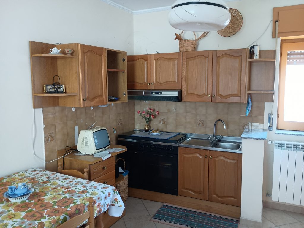 Apartment with attached studio flat (c.da Preti, 44)