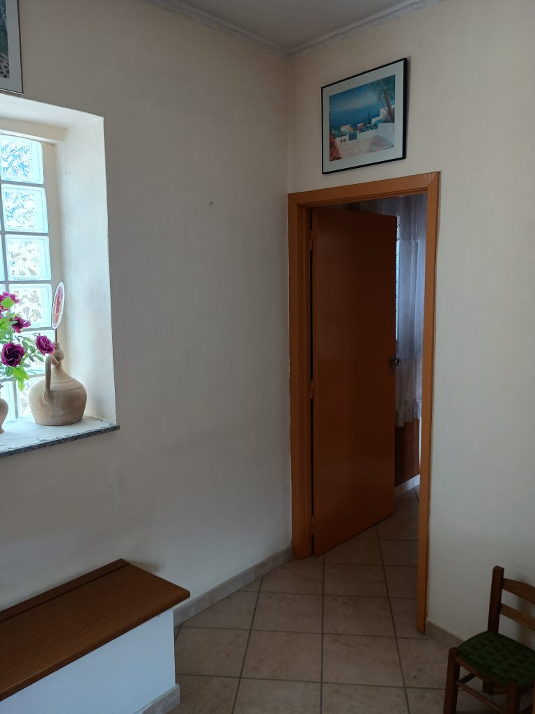 Apartment with attached studio flat (c.da Preti, 44)