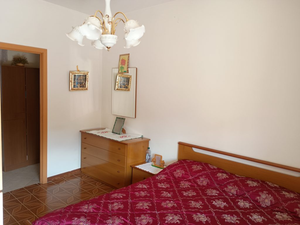 Apartment with attached studio flat (c.da Preti, 44)