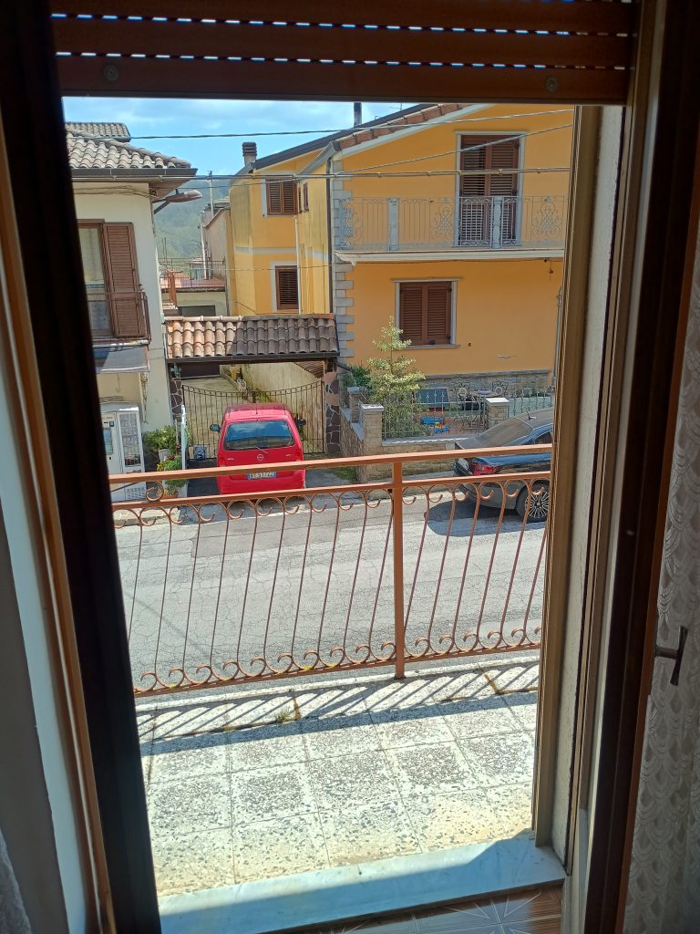 Apartment with attached studio flat (c.da Preti, 44)