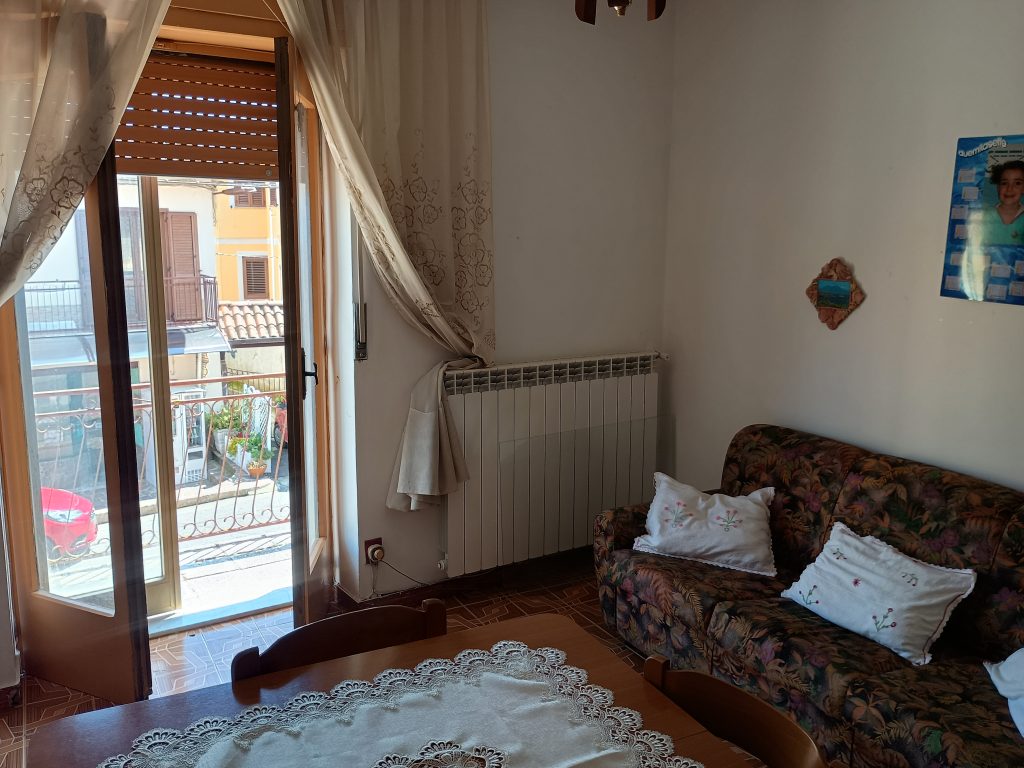 Apartment with attached studio flat (c.da Preti, 44)