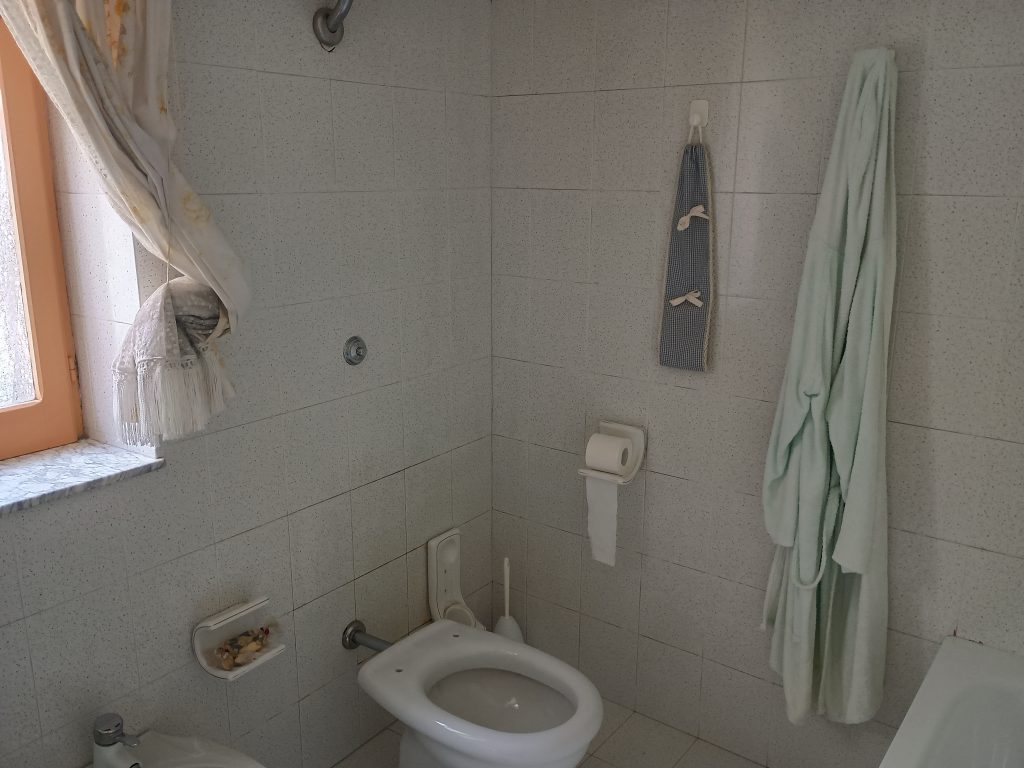 Apartment with attached studio flat (c.da Preti, 44)