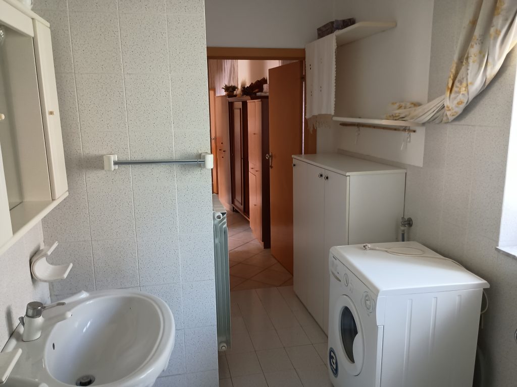 Apartment with attached studio flat (c.da Preti, 44)