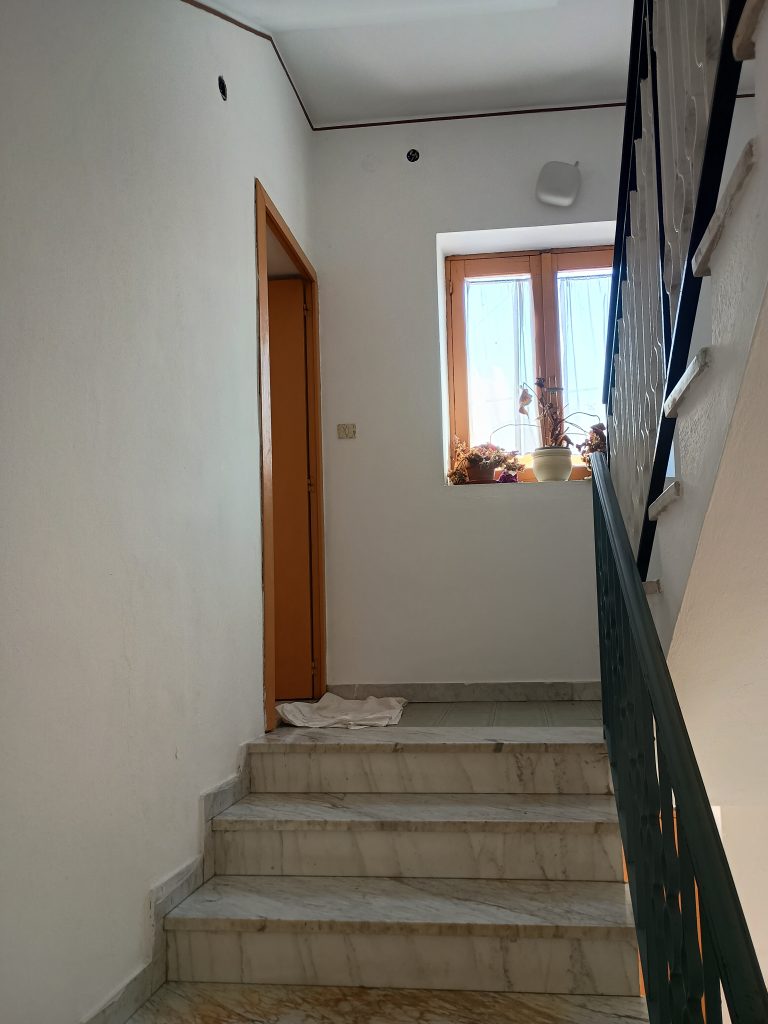 Apartment with attached studio flat (c.da Preti, 44)