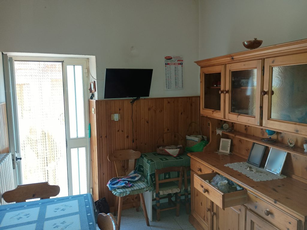 Apartment with attached studio flat (c.da Preti, 44)