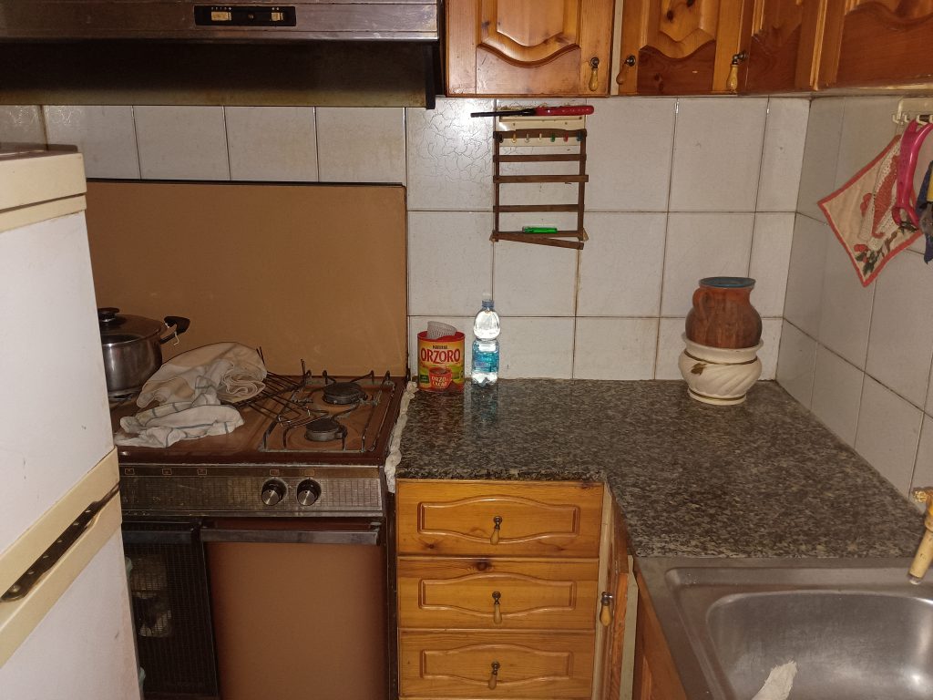 Apartment with attached studio flat (c.da Preti, 44)