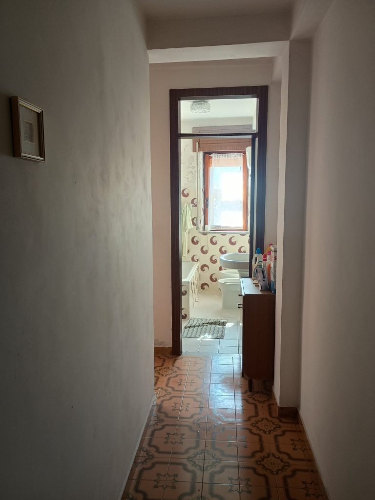 Detached house in the historic center (via Dante 76)
