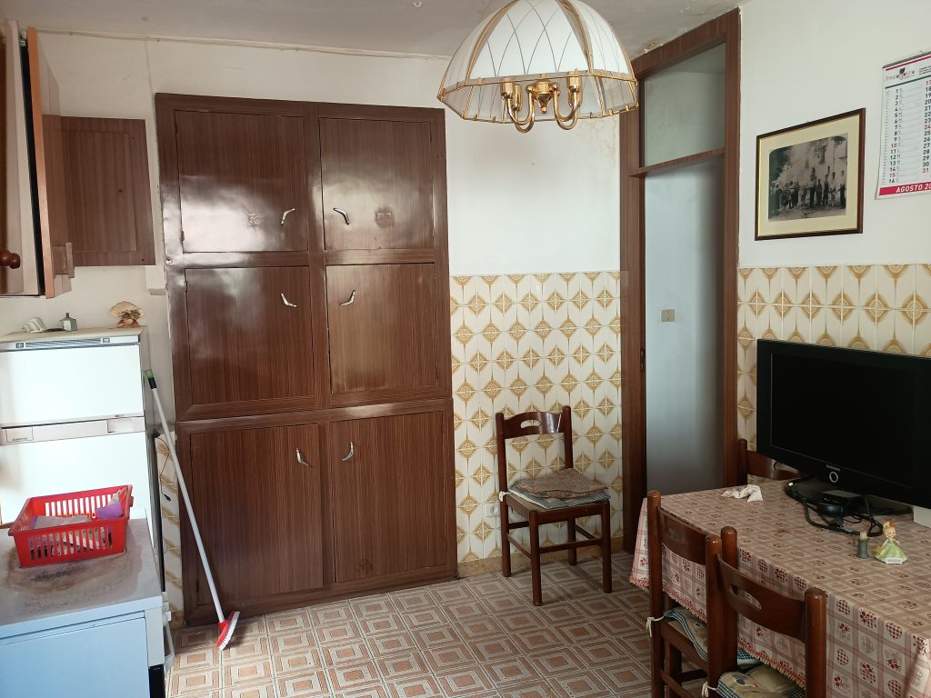 Detached house in the historic center (via Dante 76)