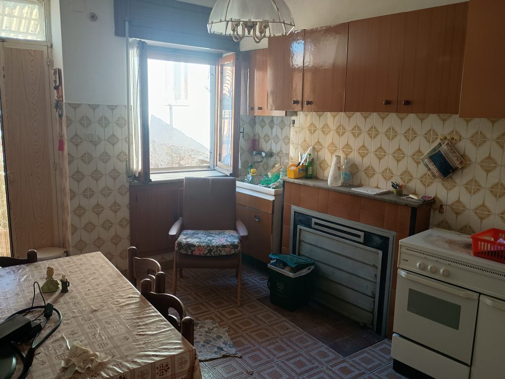 Detached house in the historic center (via Dante 76)