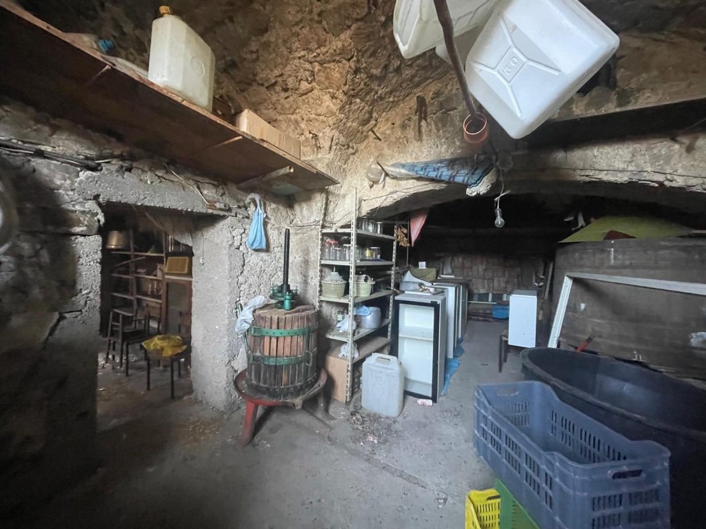 Detached house in the historic center (via Dante 76)