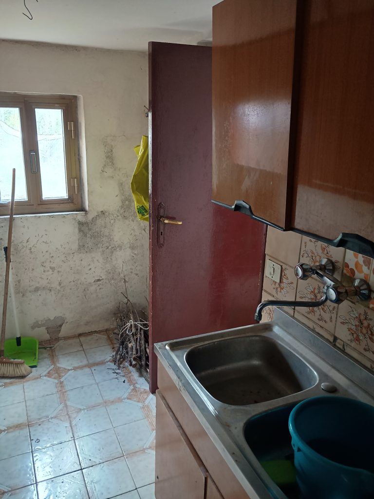 Detached house with land (c.da Mastroluca, 50)