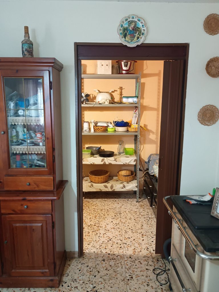 Detached house with land (c.da Mastroluca, 50)