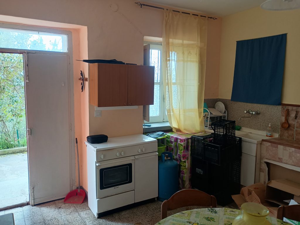 Detached house with land (c.da Mastroluca, 50)