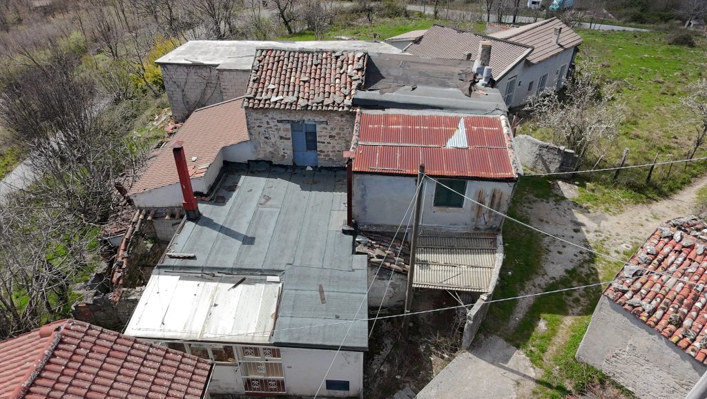 Casa indipendente con terreno e garage (c.da Mirricchio, 3-4)