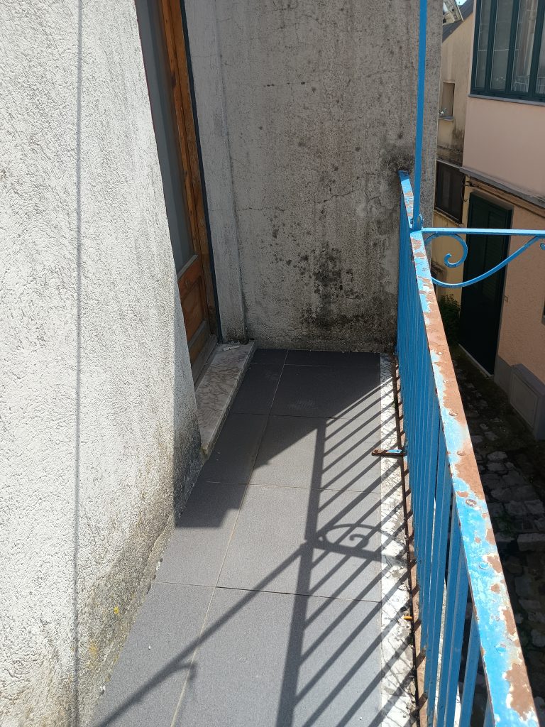Detached house in the historic center (via Dante, 92)