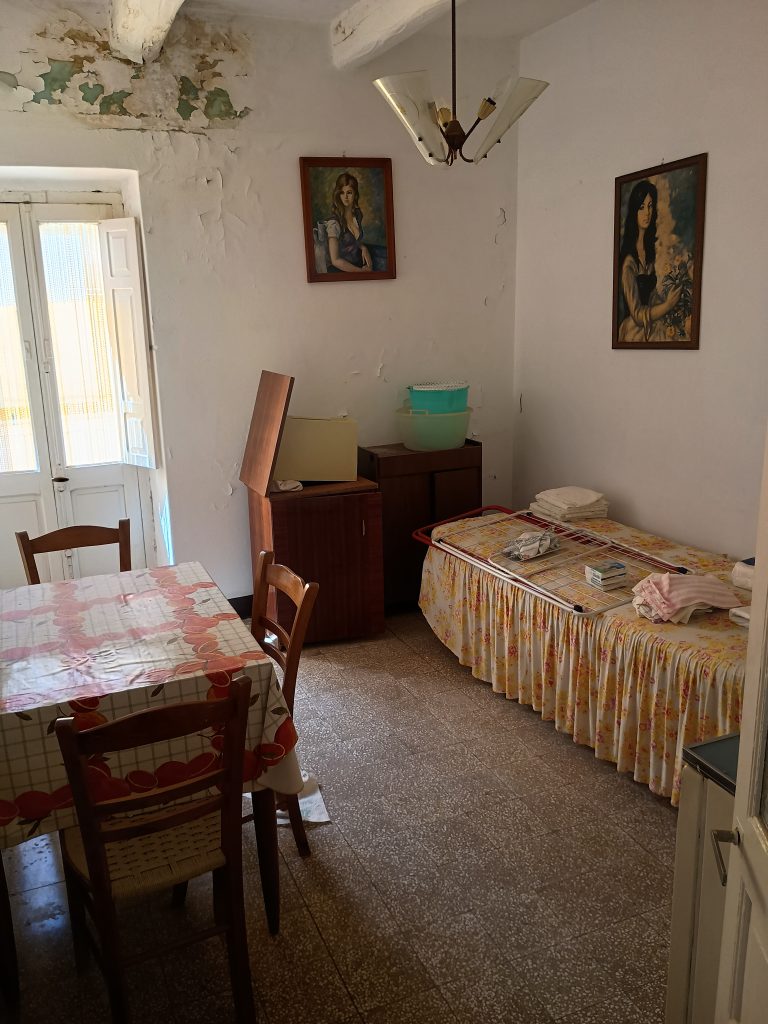 Detached house in the historic center (via Dante, 92)