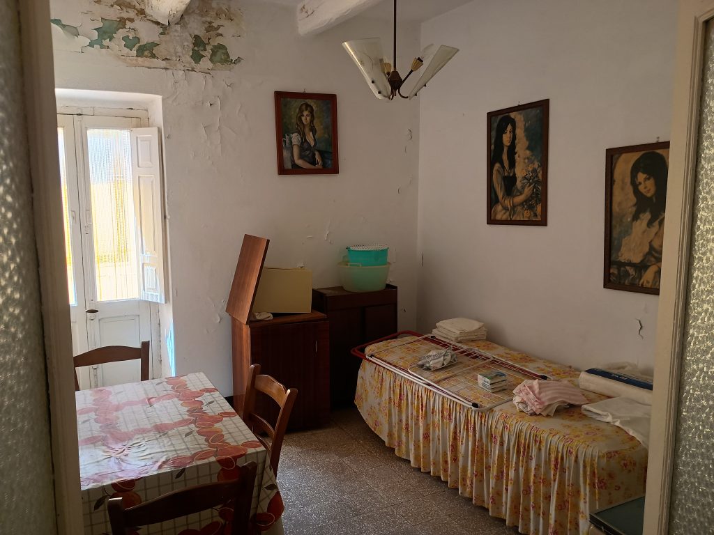Detached house in the historic center (via Dante, 92)