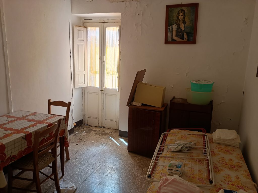 Detached house in the historic center (via Dante, 92)
