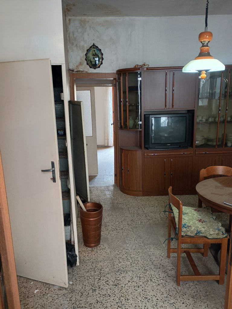 Detached house in the historic center (via Dante, 92)