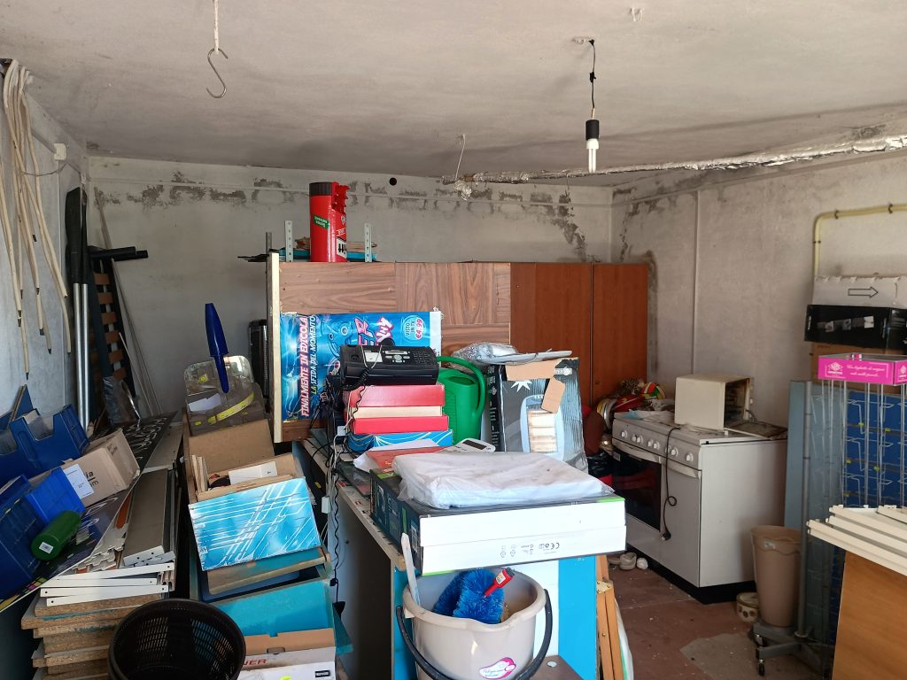 Casa indipendente con terreno (c.da Serrone, 27)