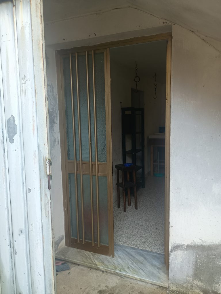 Detached house in the urban centre (vico III° Chiesa, 4)