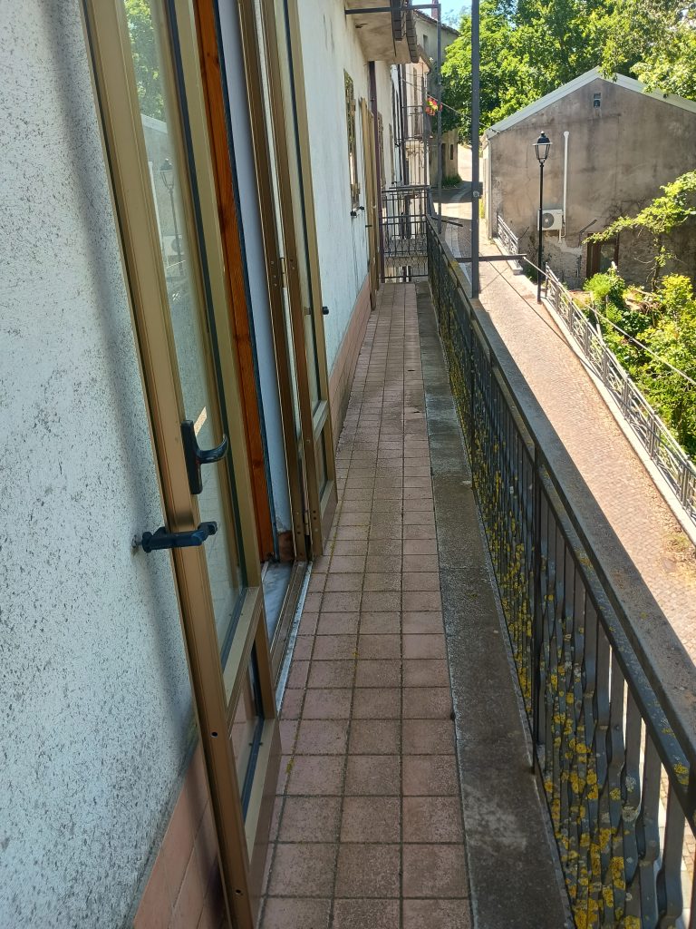 Casa indipendente con garage nel centro storico (via Settembrini, 8)